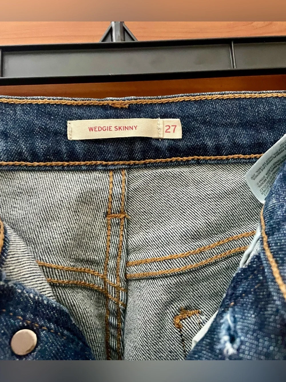 Vintage Levi’s Women’s Wedgie Skinny Button-Fly Medium Wash Jeans Size 27 - Picture 4 of 5